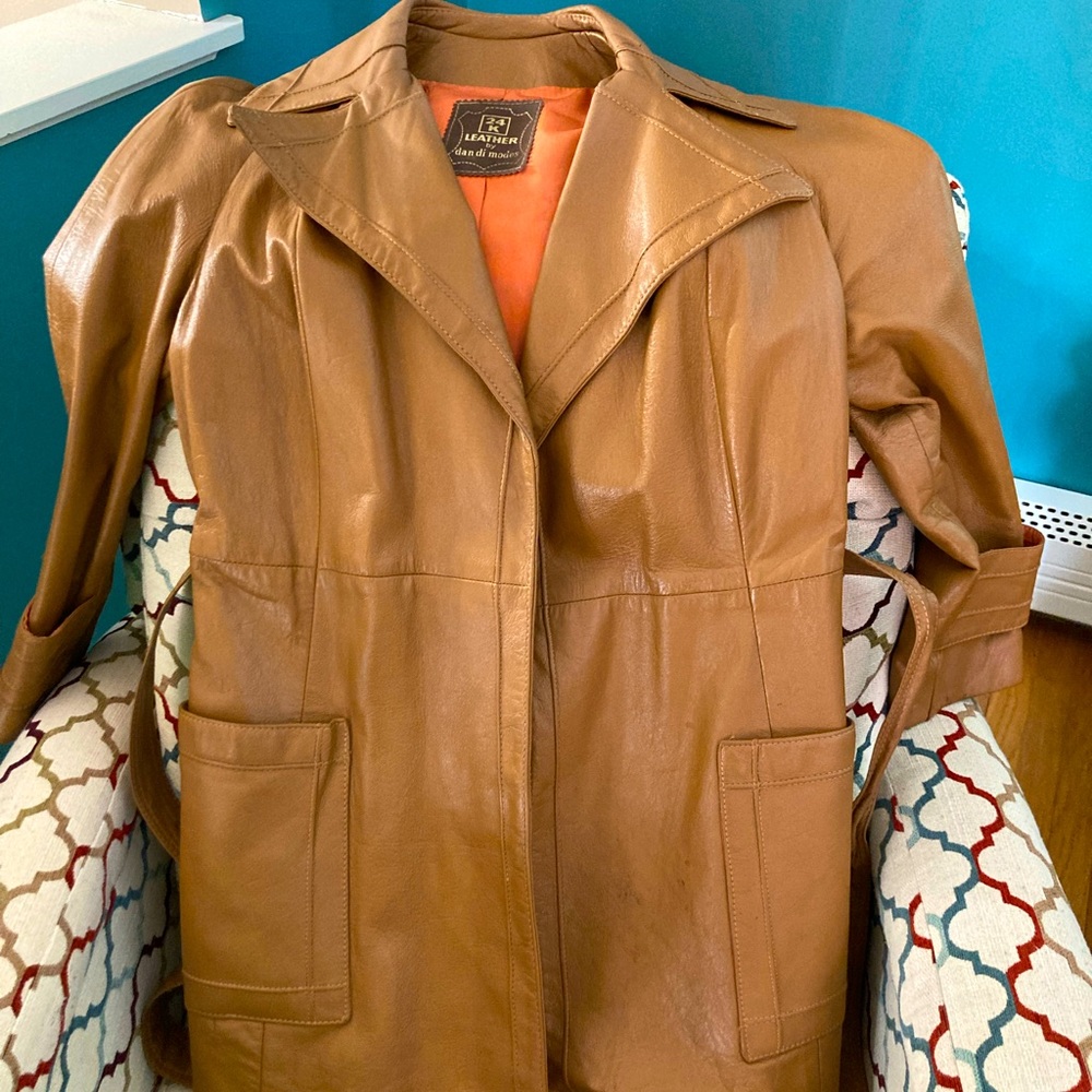 Vintage 1970s 24K leather by Dan Di Modes S/M mid length tan women’s coat
